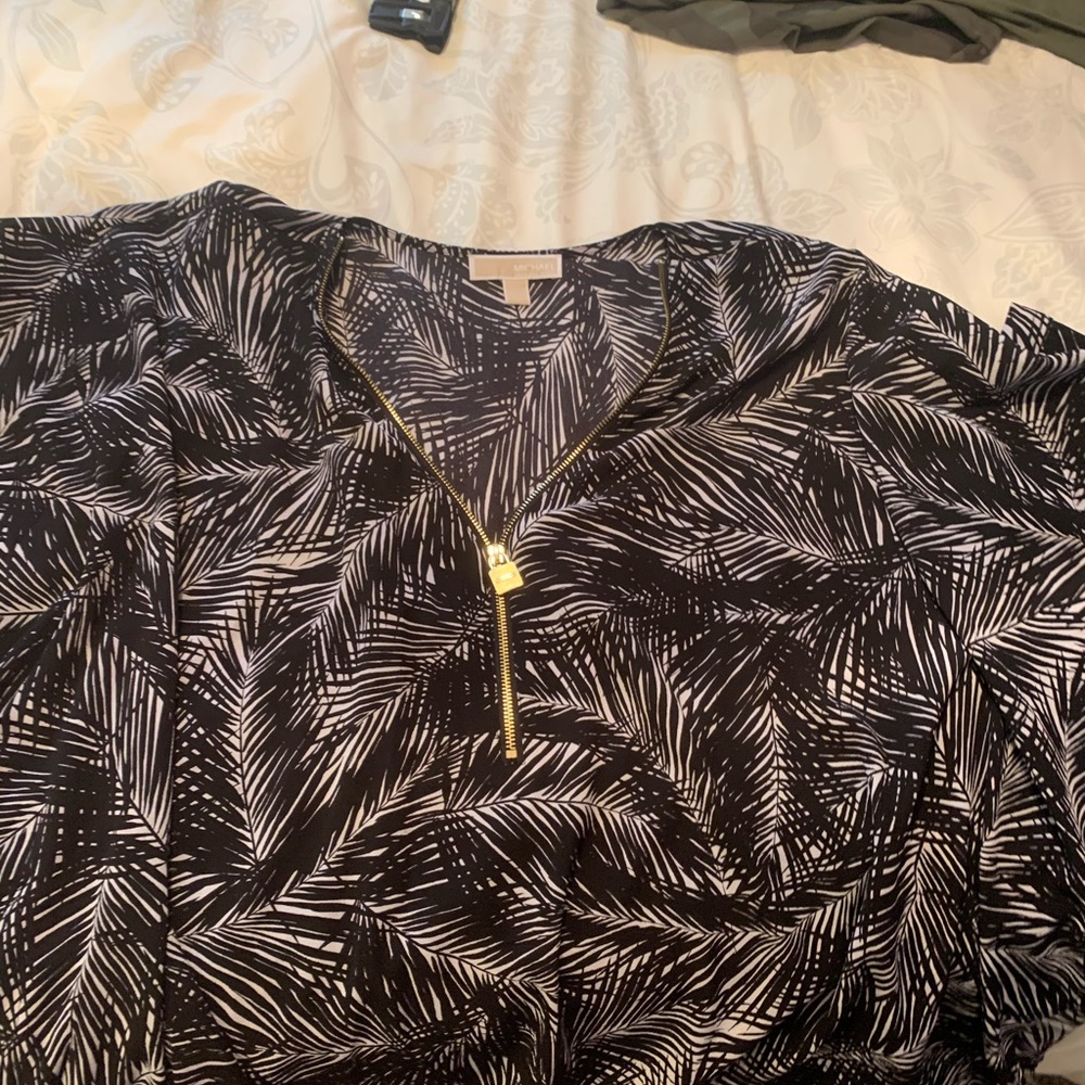 Micheal Kors top